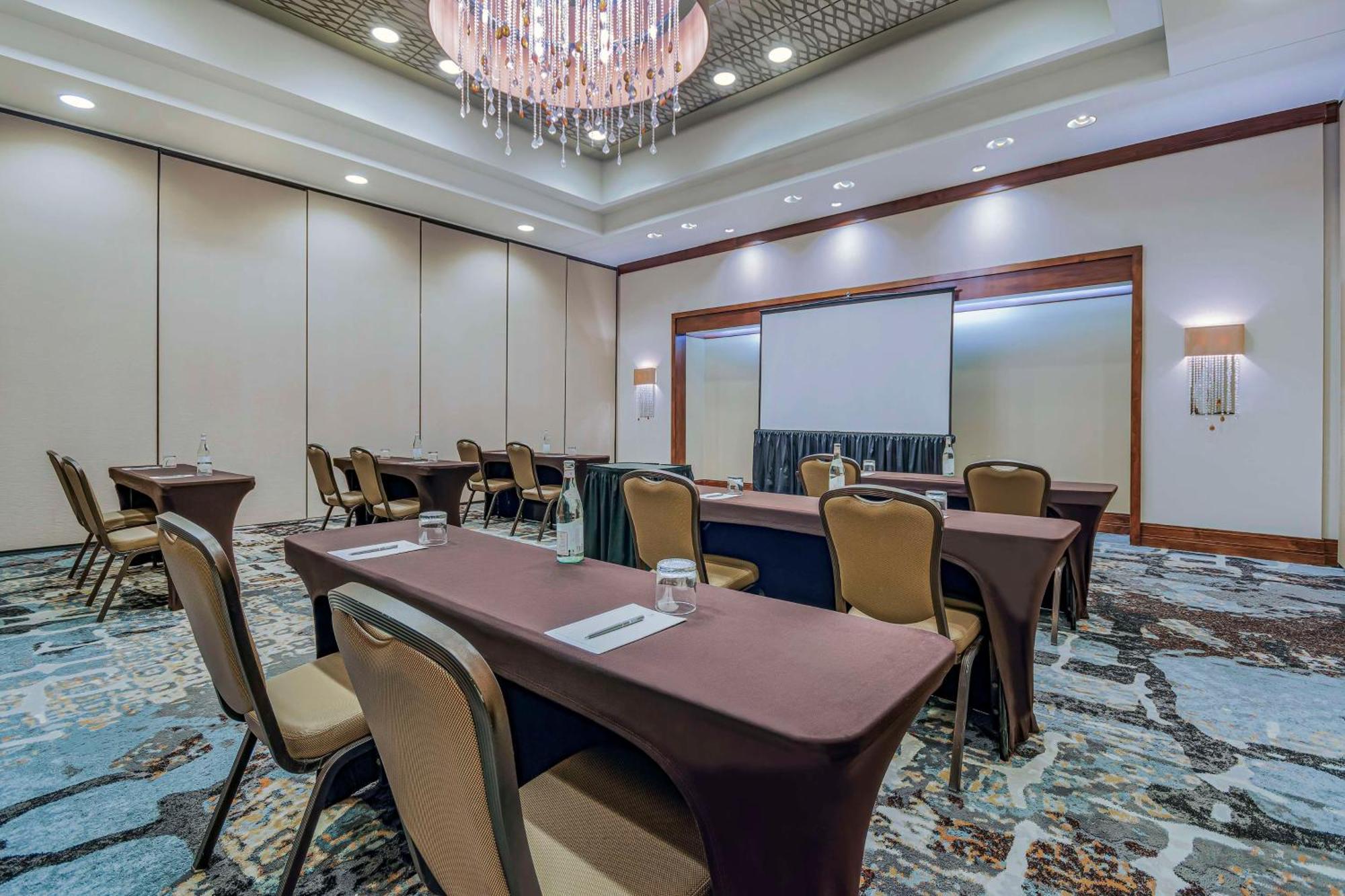 Embassy Suites Houston - Downtown Extérieur photo