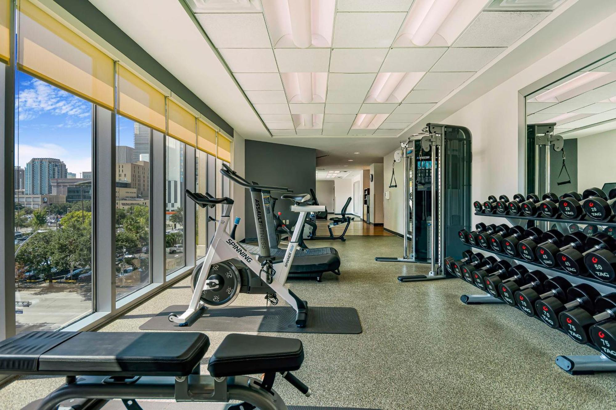 Embassy Suites Houston - Downtown Extérieur photo