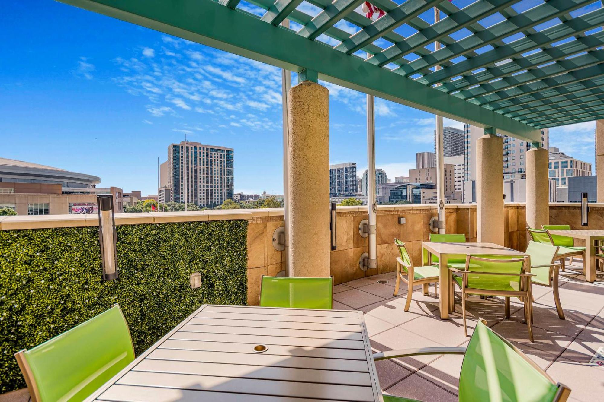 Embassy Suites Houston - Downtown Extérieur photo